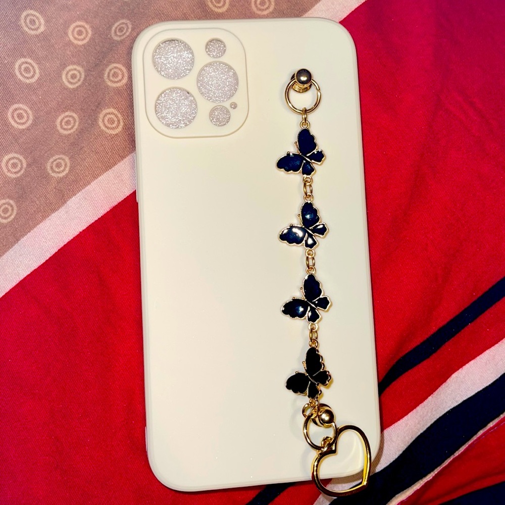 Must bundle: iPhone 12 Pro Max case